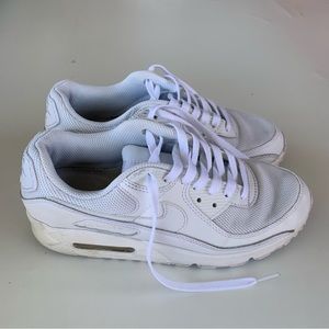 Nike AirMax Women’s Shoes White Size 6.5